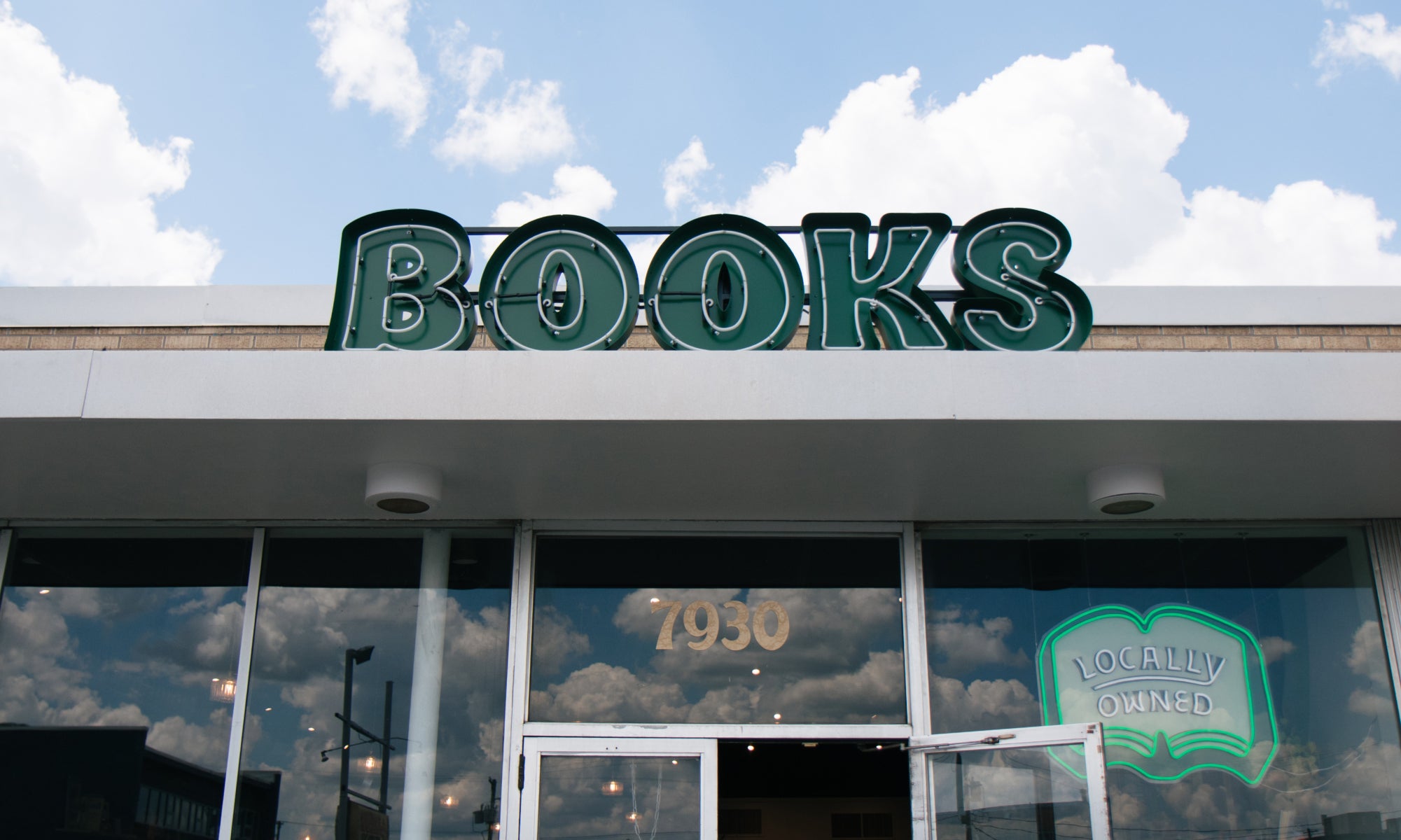 Visit all 14 of Kansas City's Independent Bookstores – Monstera's Books